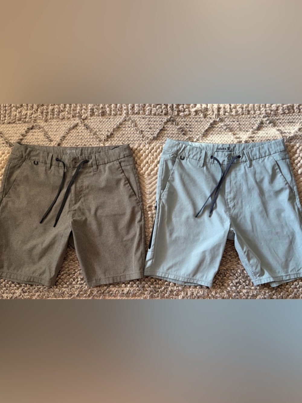 ROARK- Men's Drawstring Shorts - Grey and Light Blue. Size 30